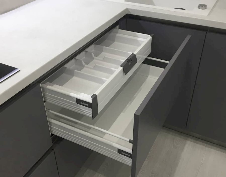 Белый кухонный гарнитур-Кухня МДФ в ПВХ «Модель 648»-фото5